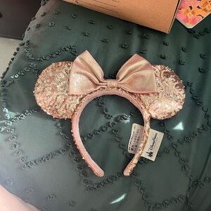 Disney Pink Sequin Minnie Mouse Hair Accessories